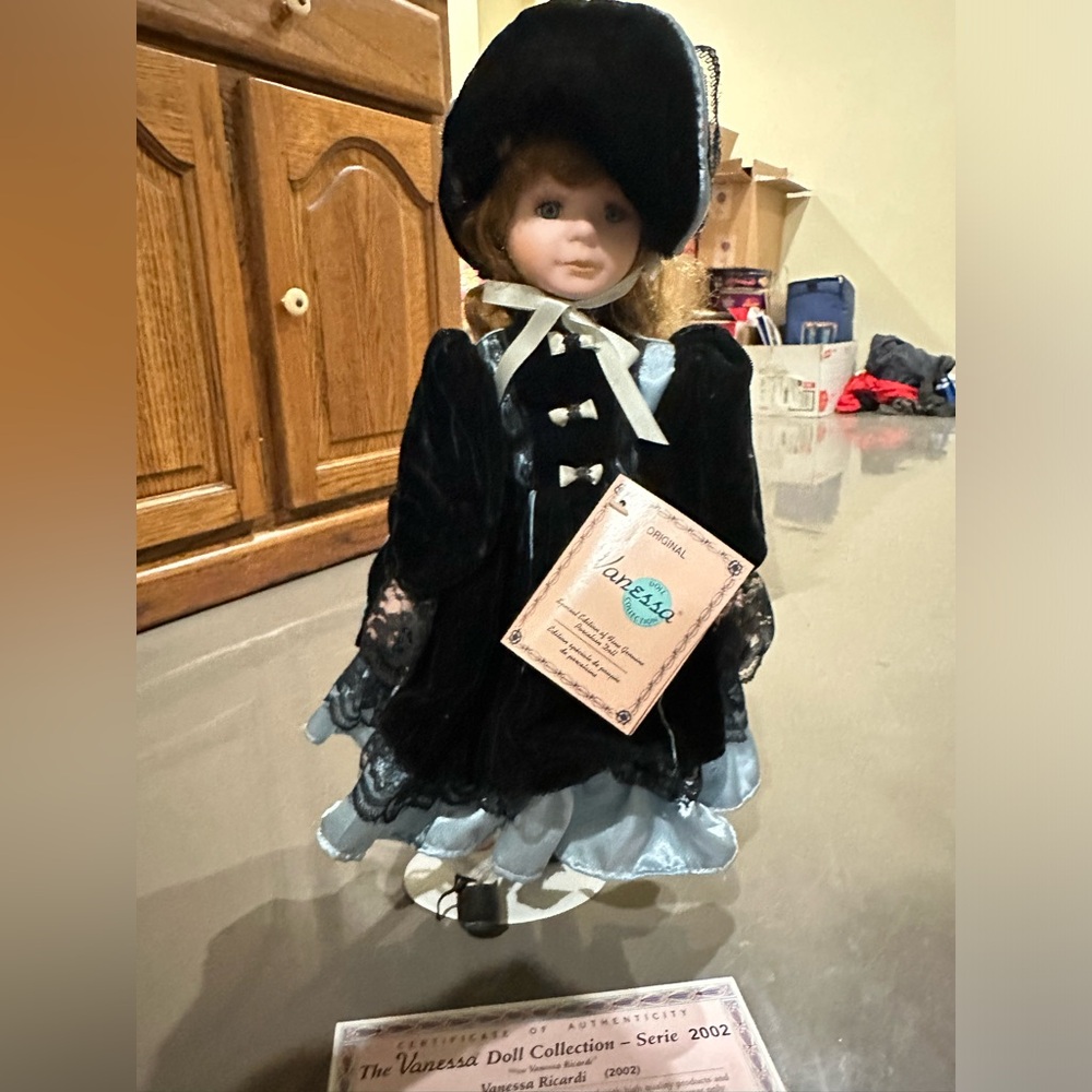 Vanessa Ricardi Collectible Porcelain Doll - Serie 2002